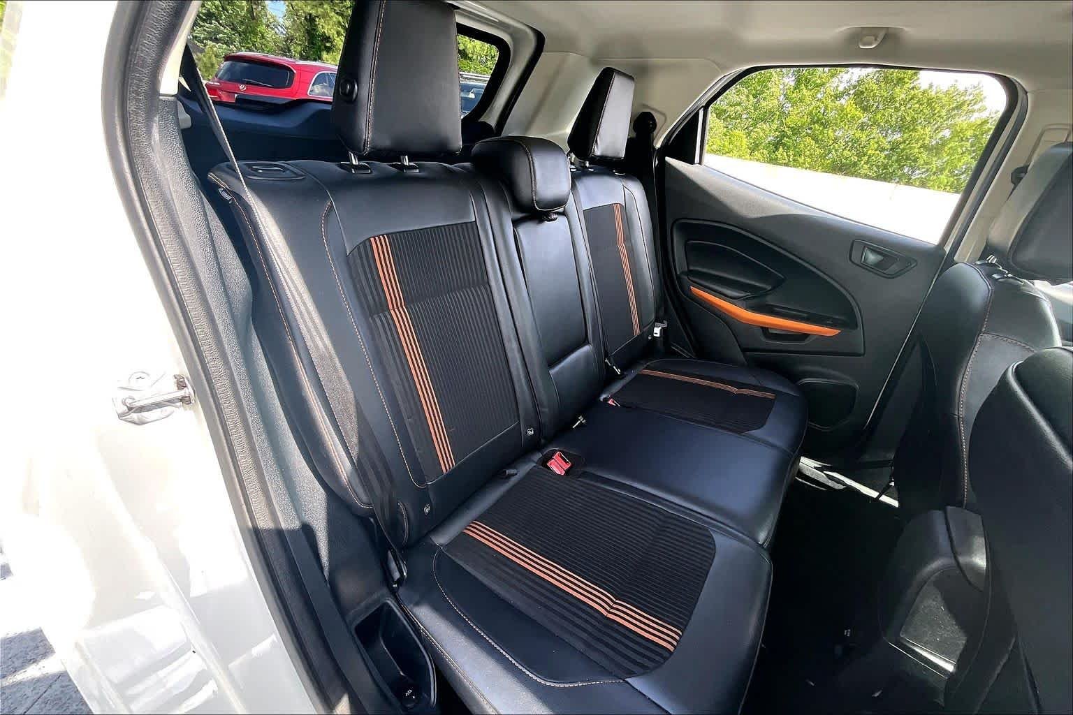 Used 2018 Diamond White Ford SES image 20