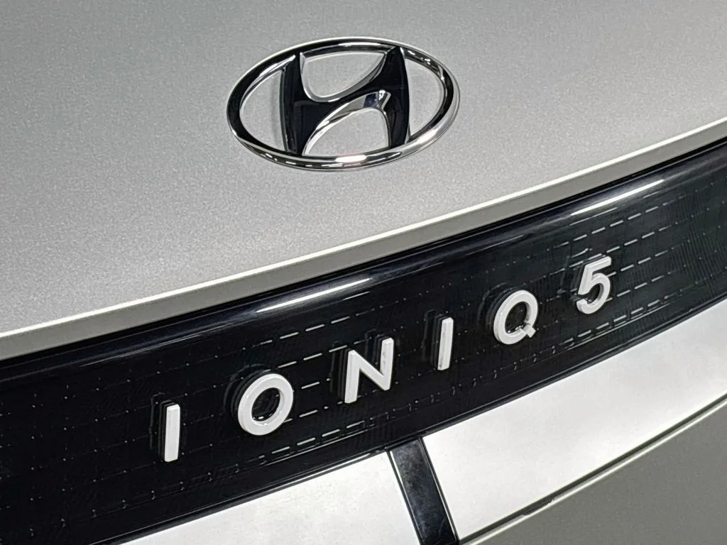Used 2024 Gold Hyundai SEL image 24