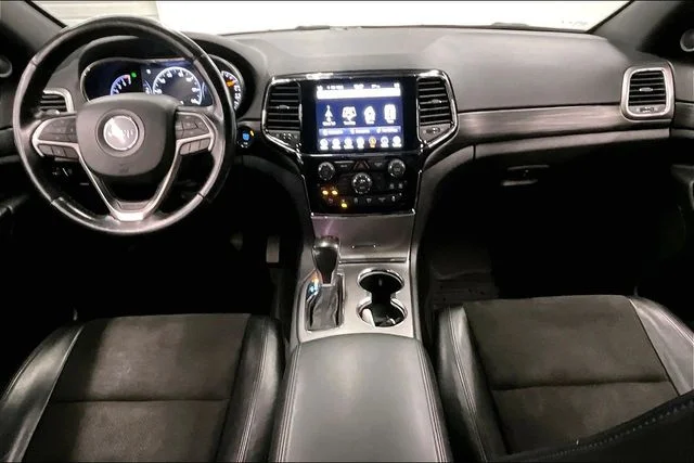 Used 2020 Velvet Red Pearlcoat Jeep Altitude image 18