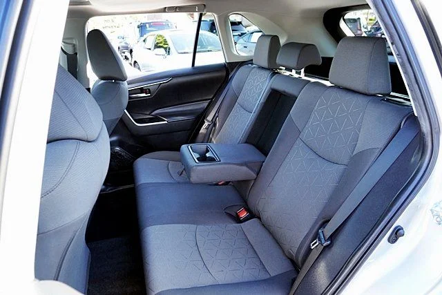 Used 2022 Silver Toyota XLE image 16