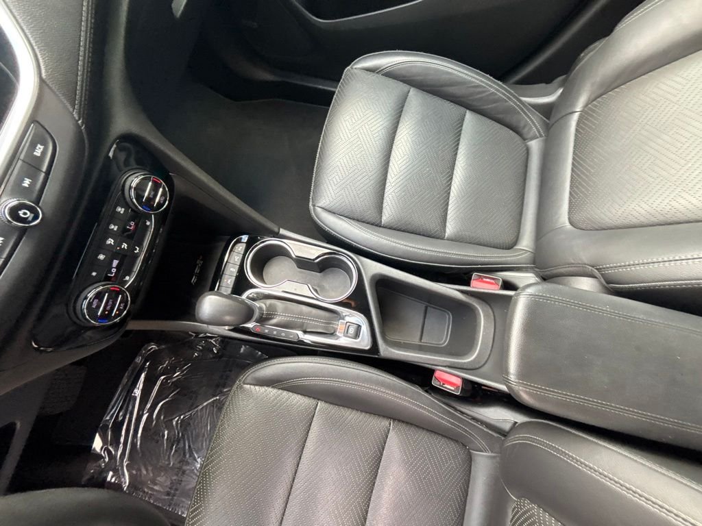 Used 2020 Brown Buick Essence image 15