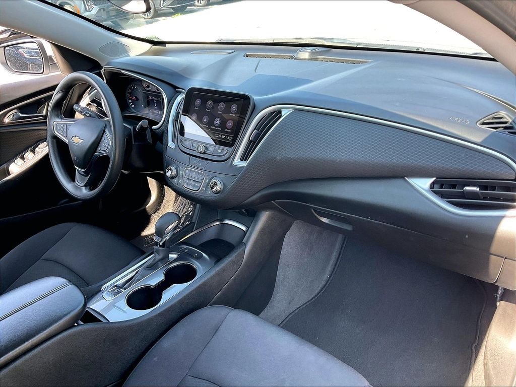 Used 2024 Summit White Chevrolet LT image 13