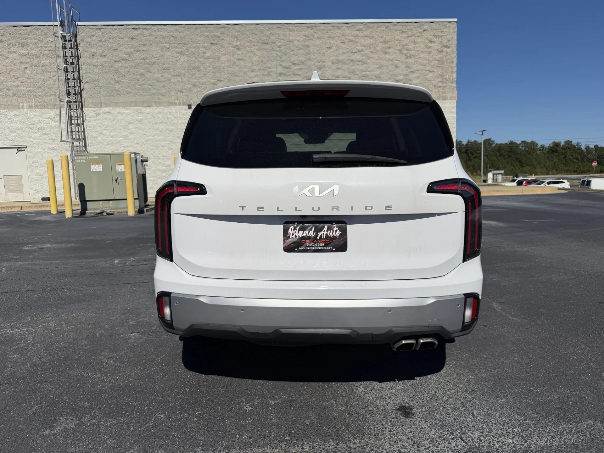 Used 2025 Glacial White Pearl Kia SX image 16