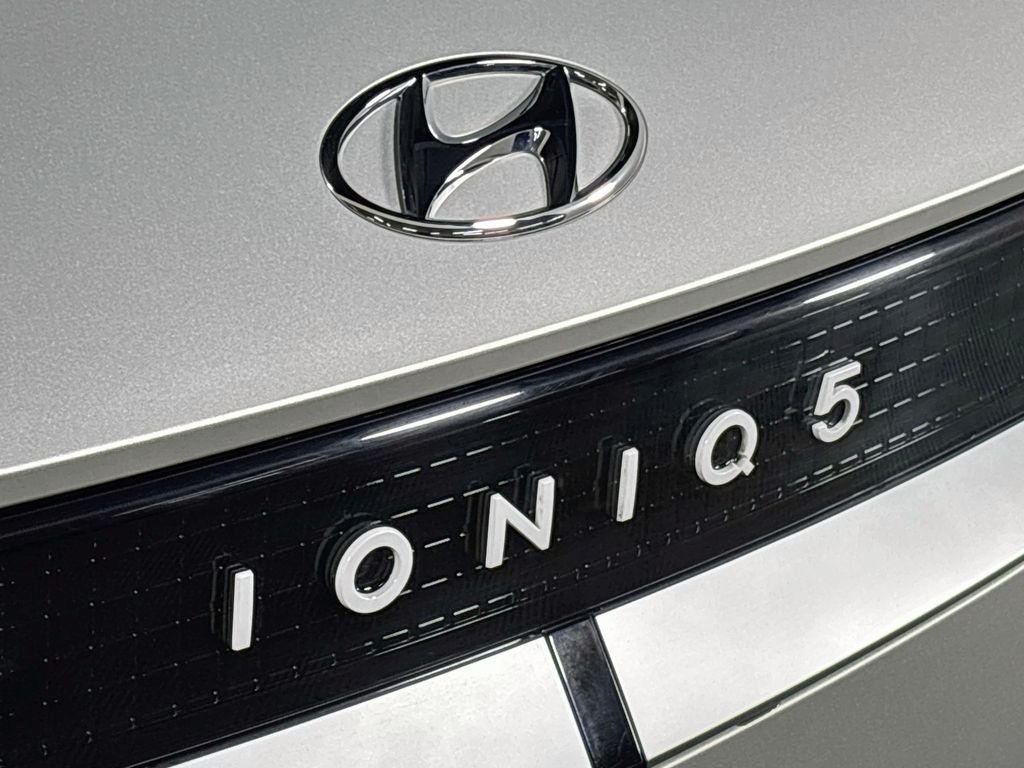 Used 2024 Gold Hyundai SEL image 24