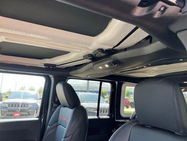 New 2026 Black Clear-Coat Exterior Paint Jeep Rubicon image 14