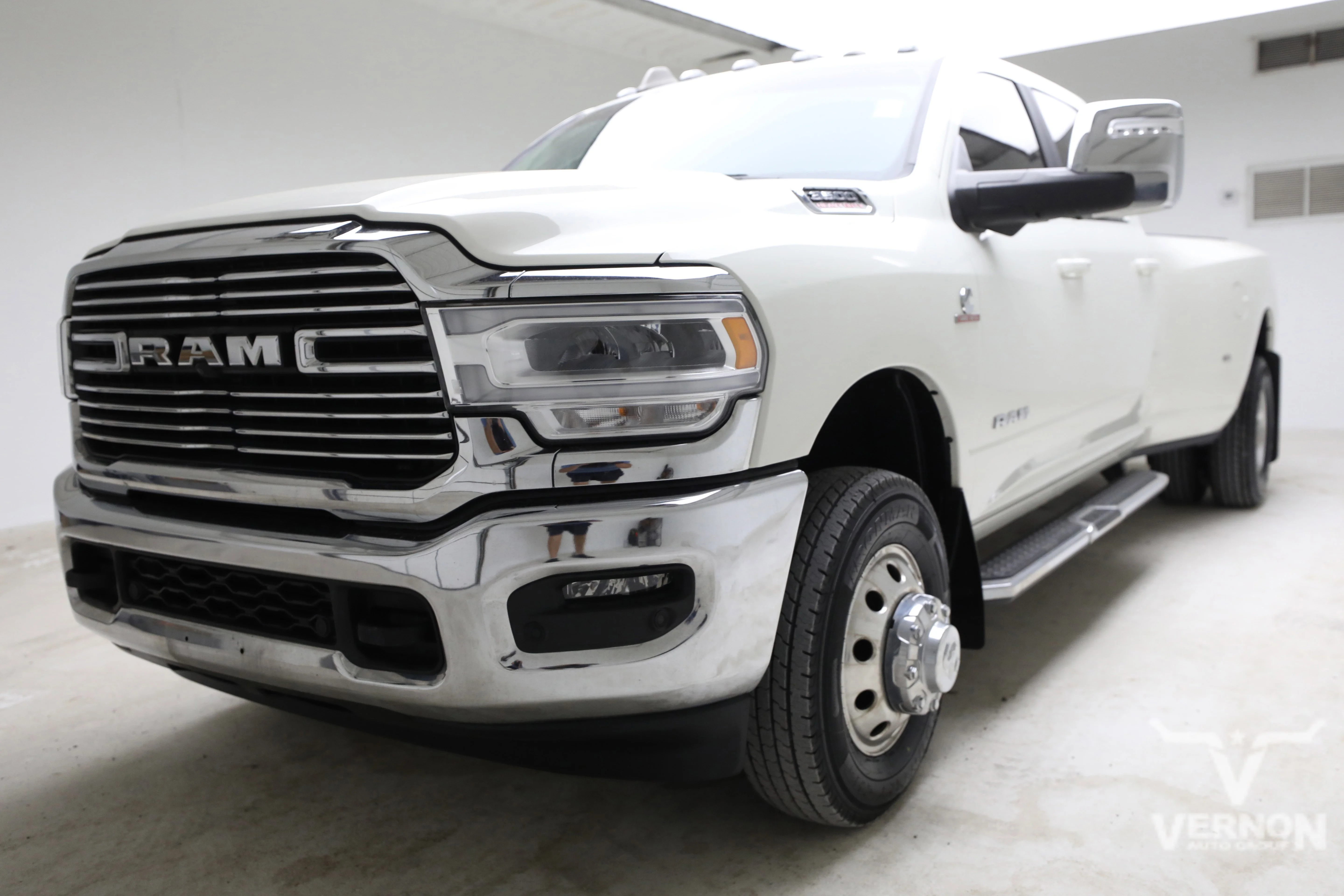 2024 RAM 3500 Laramie 4X4 Crew Cab LWB's photo