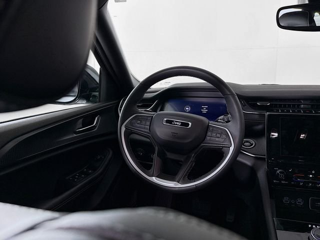 Used 2024 White Jeep Altitude image 11