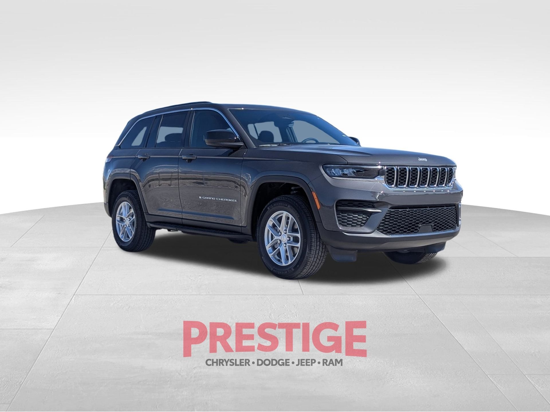 New 2026 Baltic Gray Metallic Clear-Coat Exterior Paint Jeep Laredo X image 3