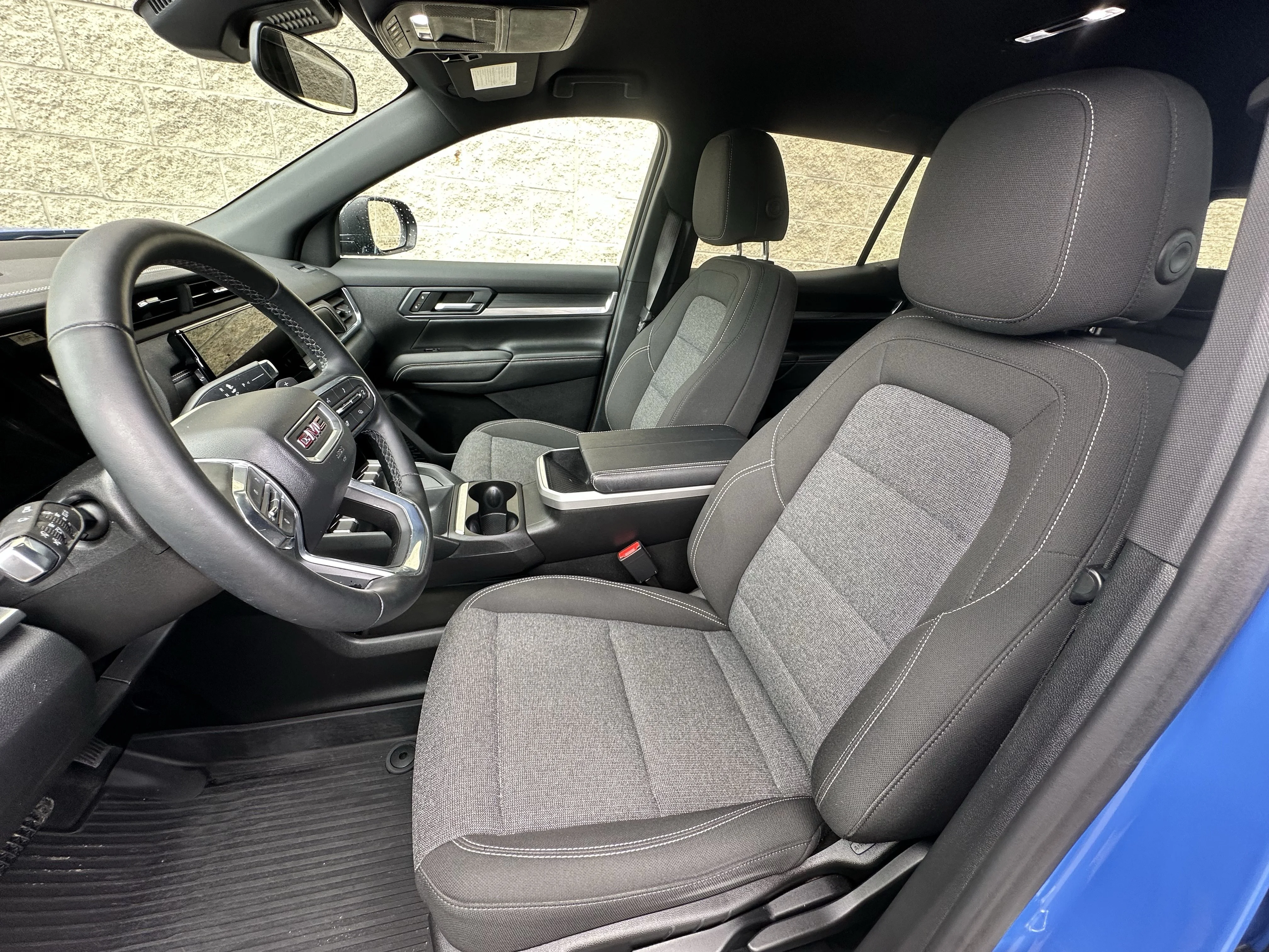 Certified Used 2025  GMC AWD Elevation image 10