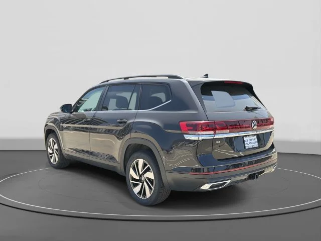 2026 Volkswagen Atlas photo 3