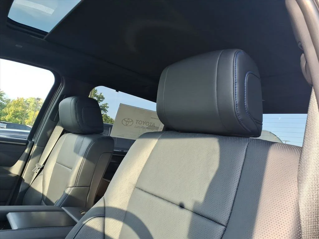 2026 Toyota Tundra Platinum - Photo 17