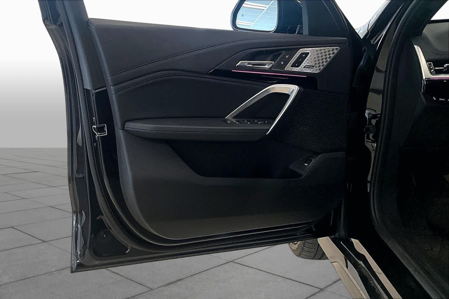 Used 2024 Black Sapphire Metallic BMW xDrive28i image 20