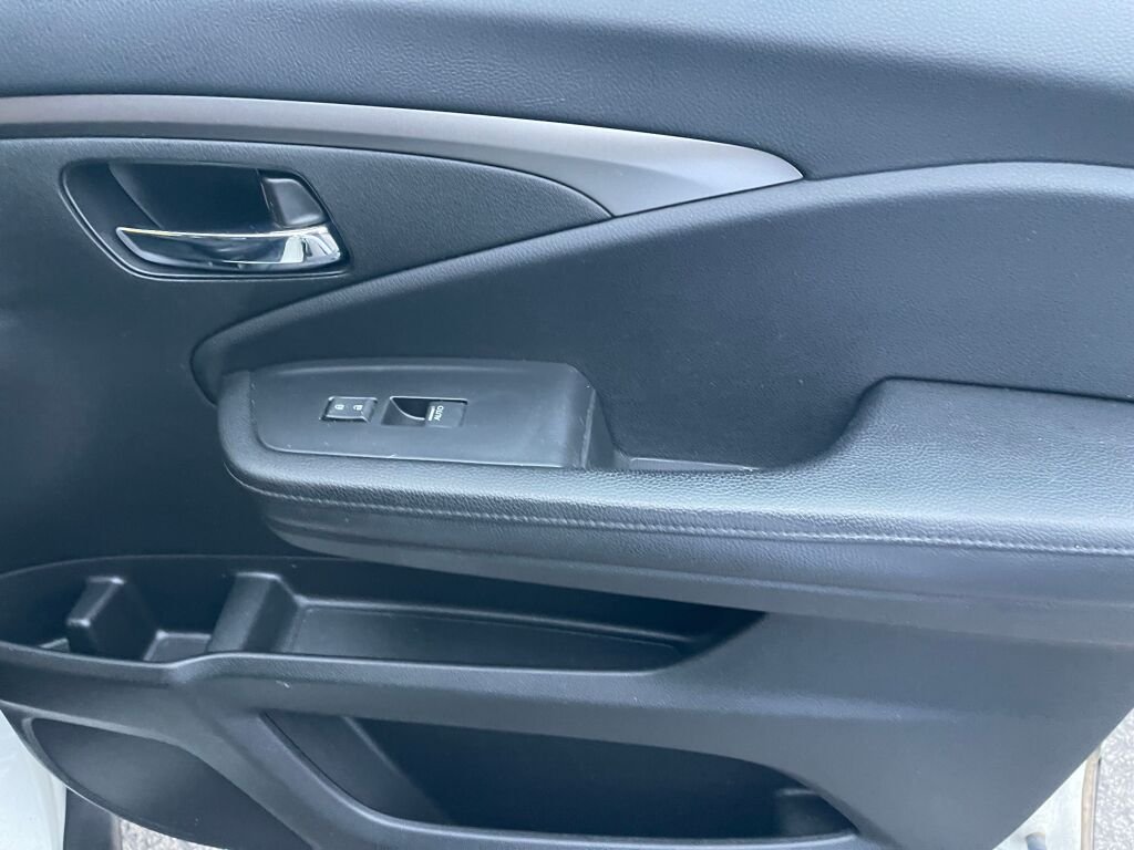 Certified Used 2017  Honda EX-L image 33