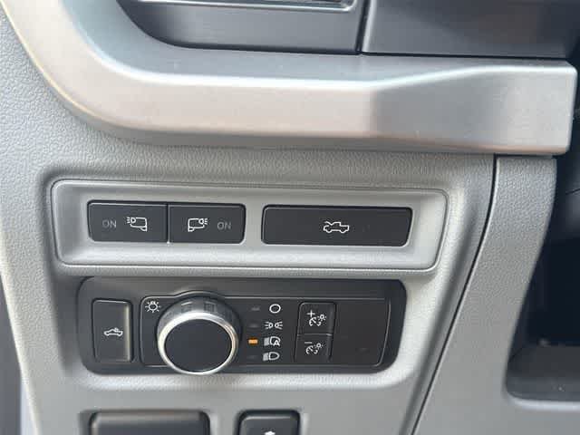 Used 2023 Iconic Silver Metallic Ford XLT image 23