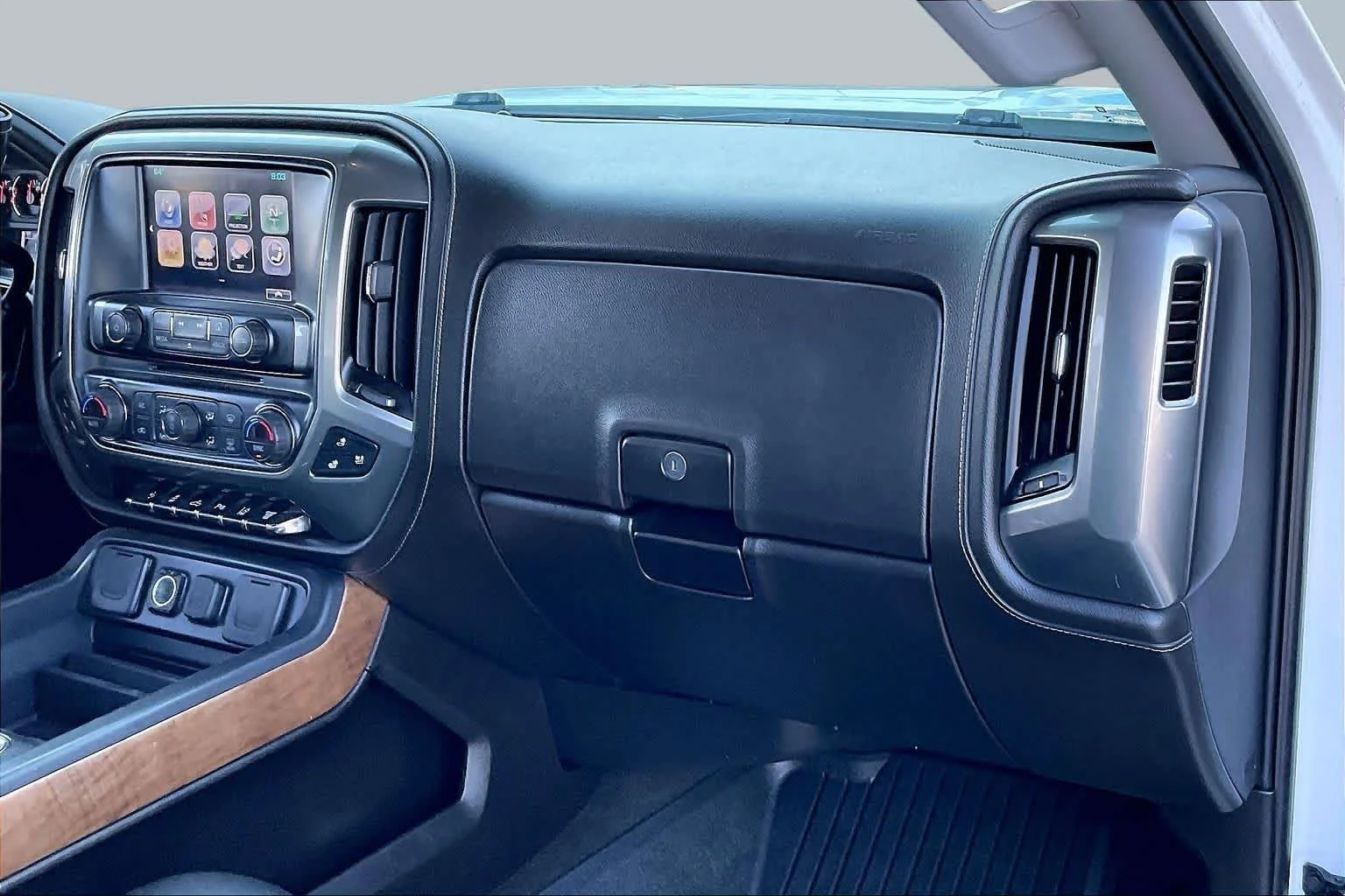 Used 2018 Summit White Chevrolet LTZ image 17