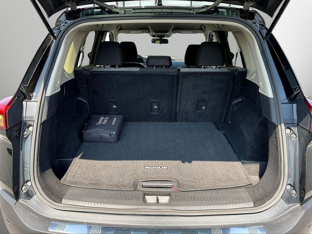 Used 2023 Black Nissan SV image 7