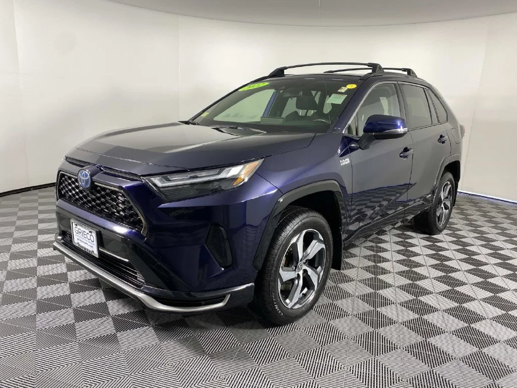 Used 2022 Blueprint Toyota SE image 4