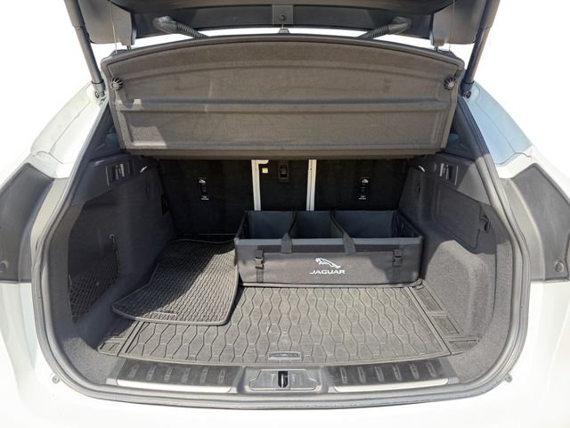 Used 2023  Jaguar P250 S image 18
