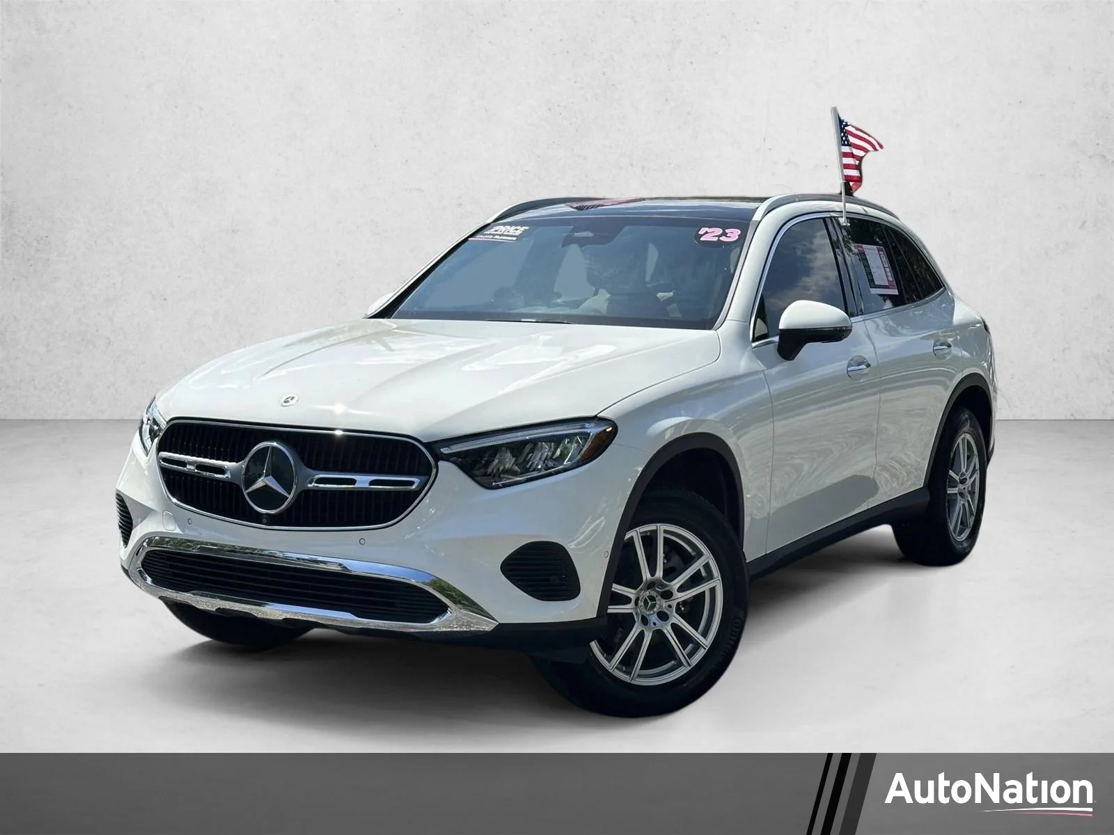 Used 2023 Polar White Mercedes-Benz GLC 300 image 1