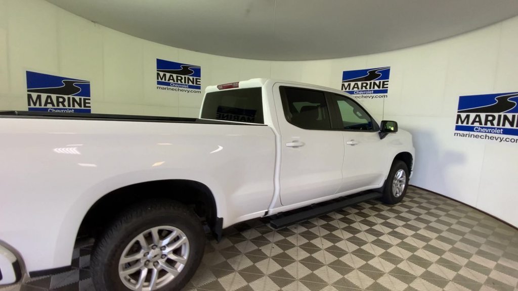 Used 2022 SUMMIT WHITE Chevrolet RST image 2