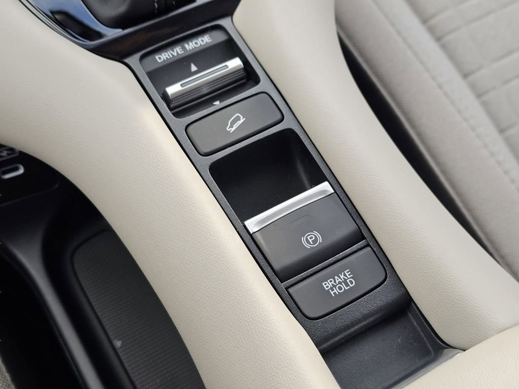 2026 Honda HR-V LX - Photo 17