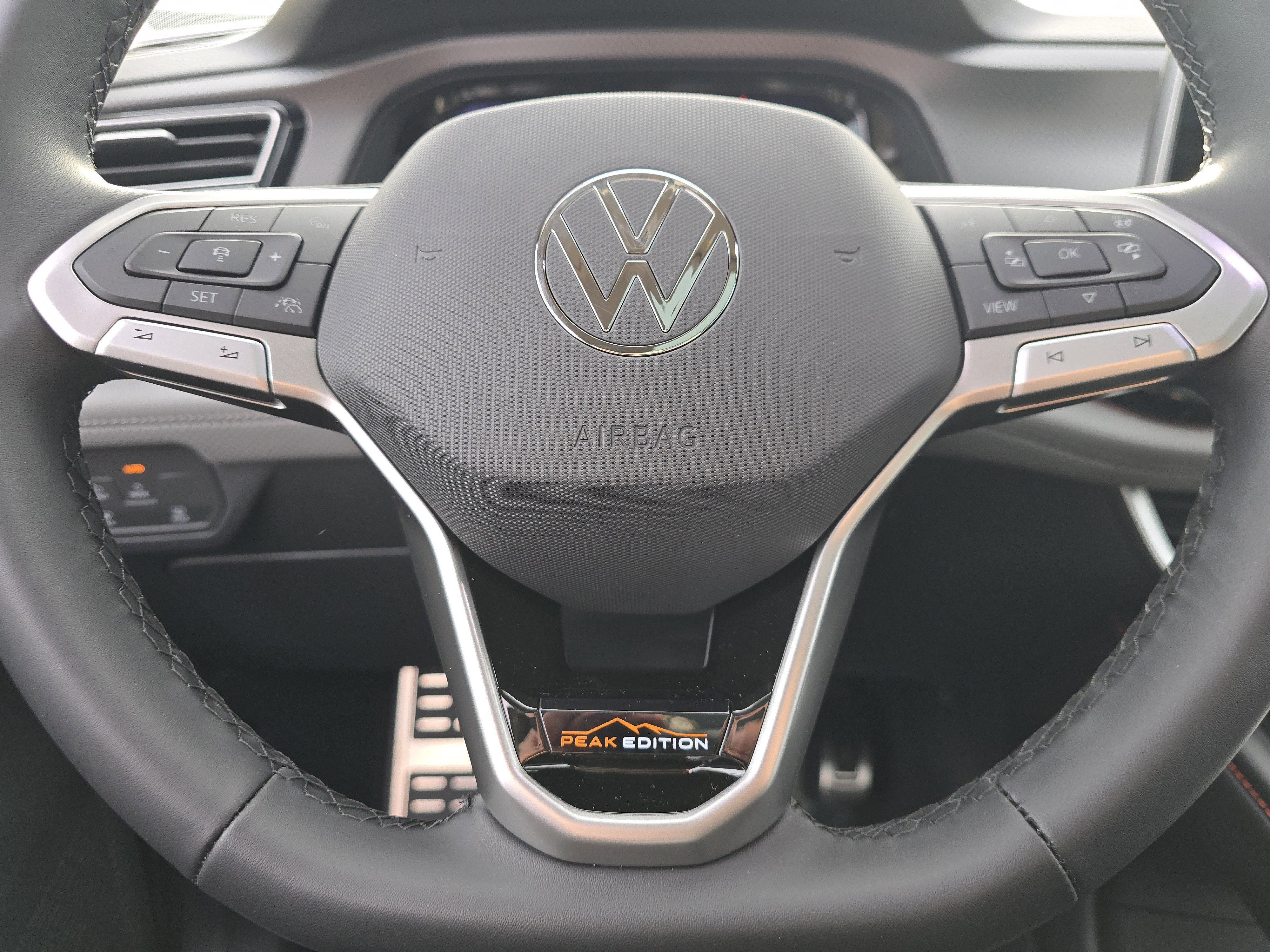 New 2026 Pure Gray Volkswagen 2.0T Peak Edition image 22