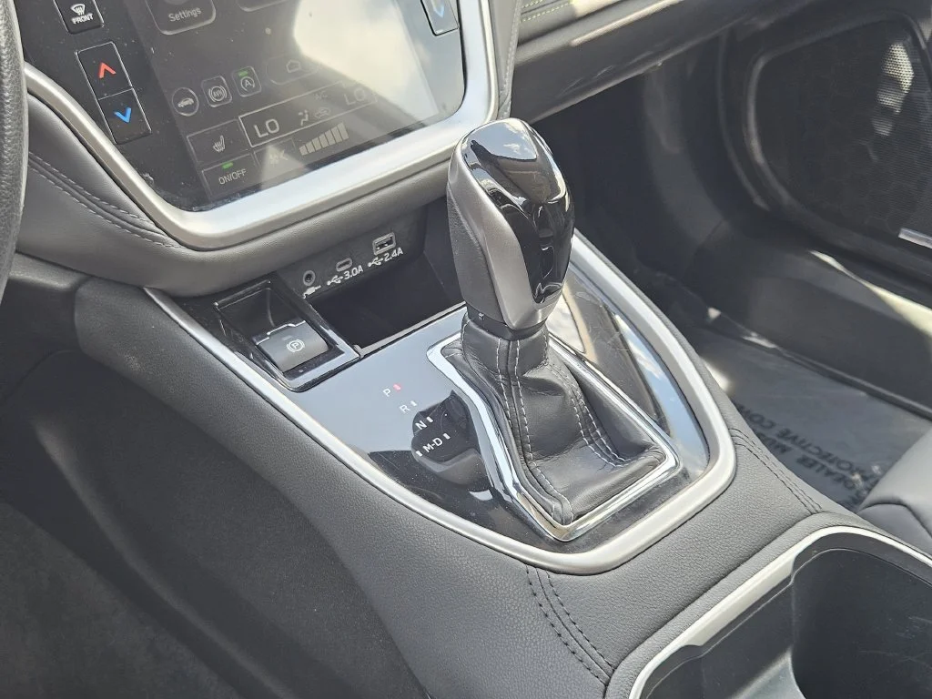 Used 2025 White Subaru Onyx Edition image 21