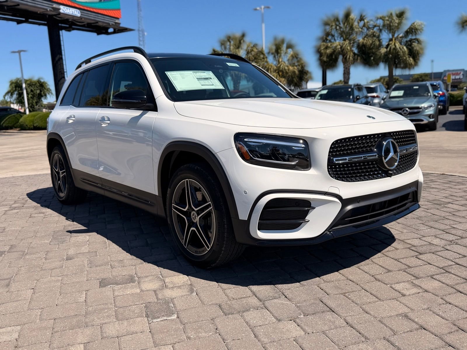 New 2026 Polar White Mercedes-Benz GLB 250 image 6