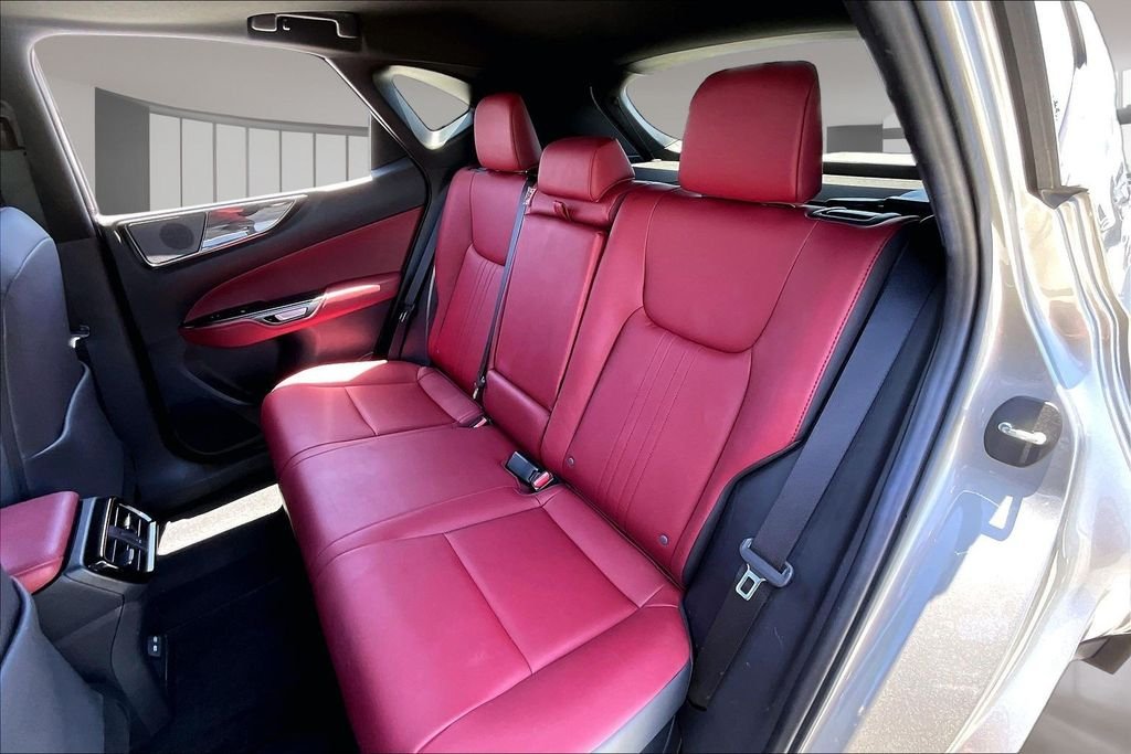 Used 2022 Atomic Silver Lexus 350h Premium image 20