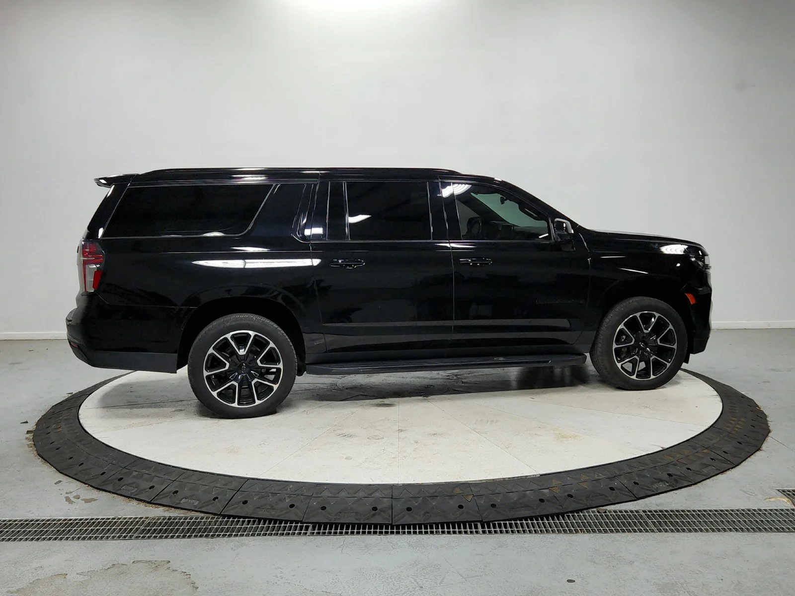 Used 2022 Black Chevrolet RST image 9