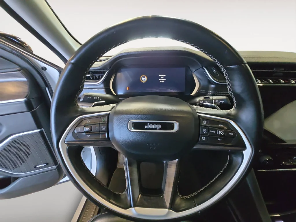 Used 2022 White Jeep Limited image 19