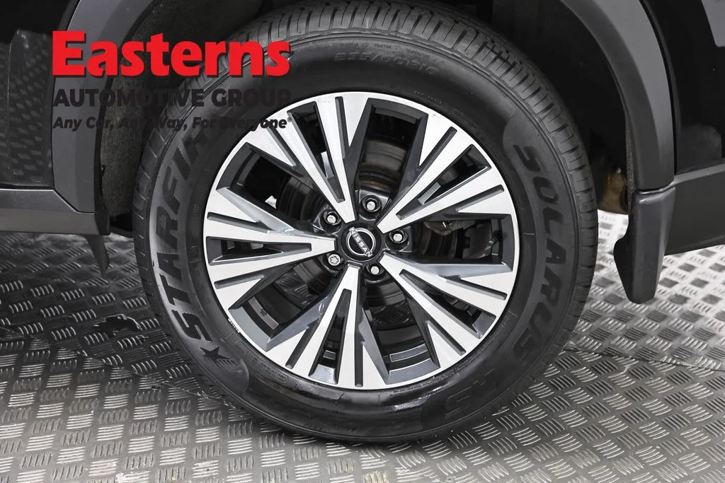 Used 2023 Black Nissan SV image 34