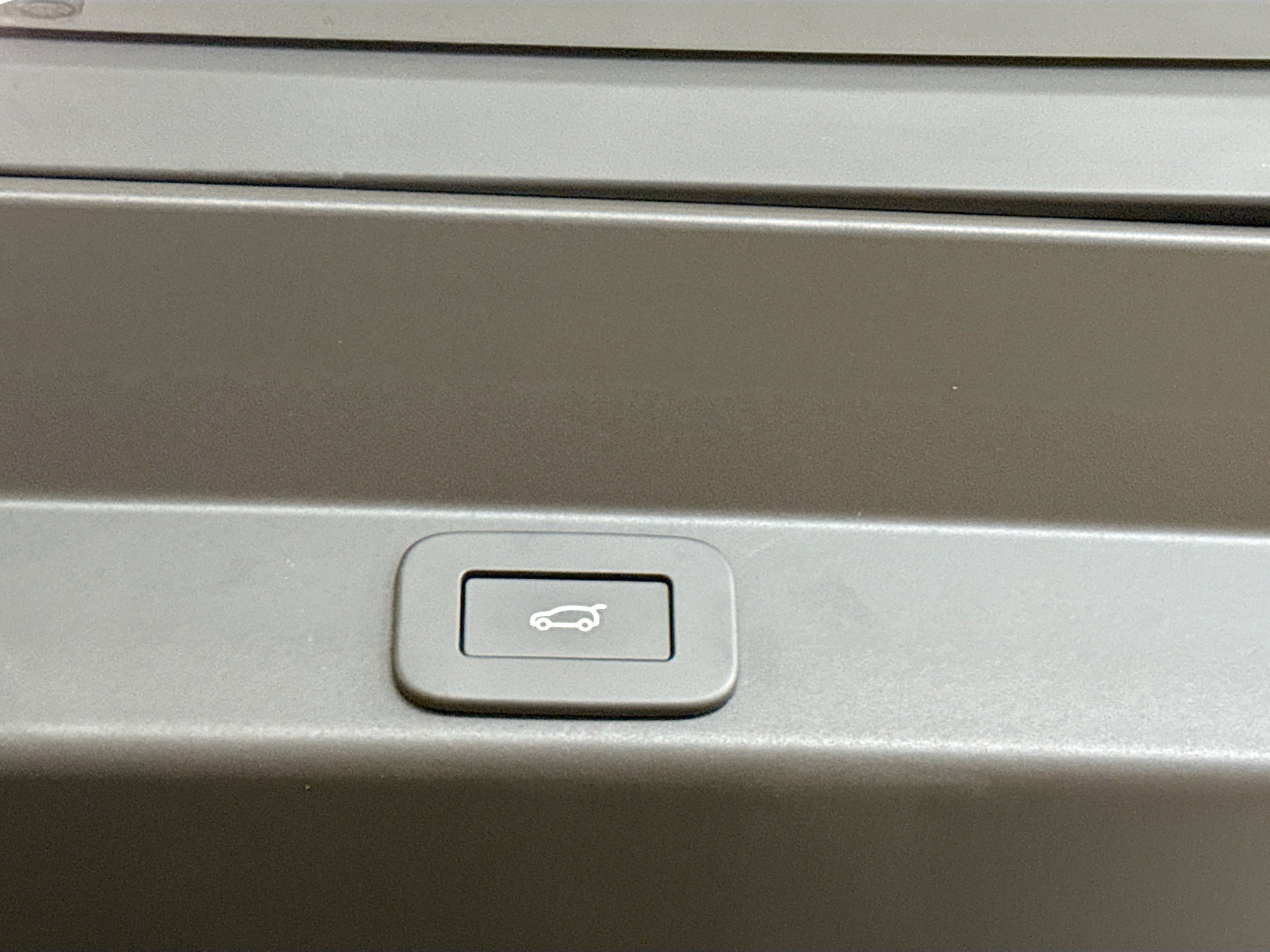 New 2026 Ostuni Pearl White LAND ROVER Dynamic SE image 14