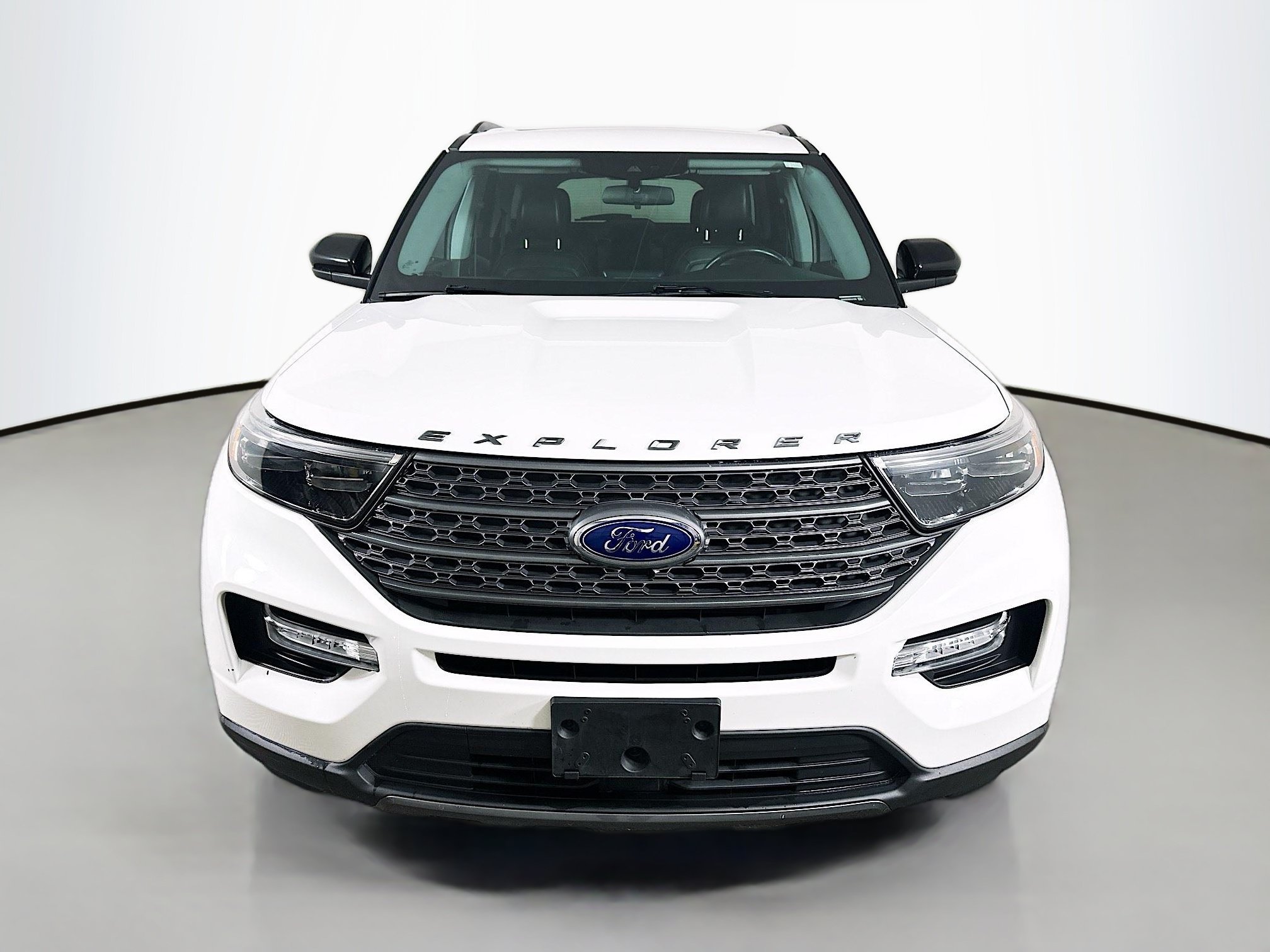 Used 2022 White Metallic Ford XLT image 2