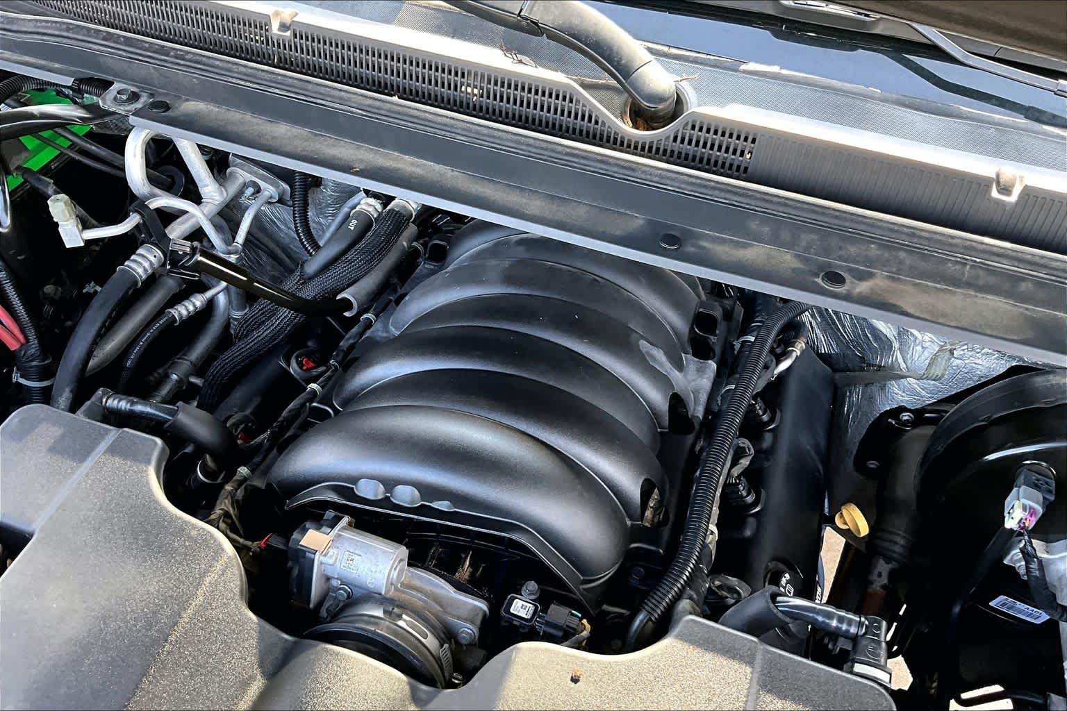 Used 2018 Black Chevrolet Premier image 33