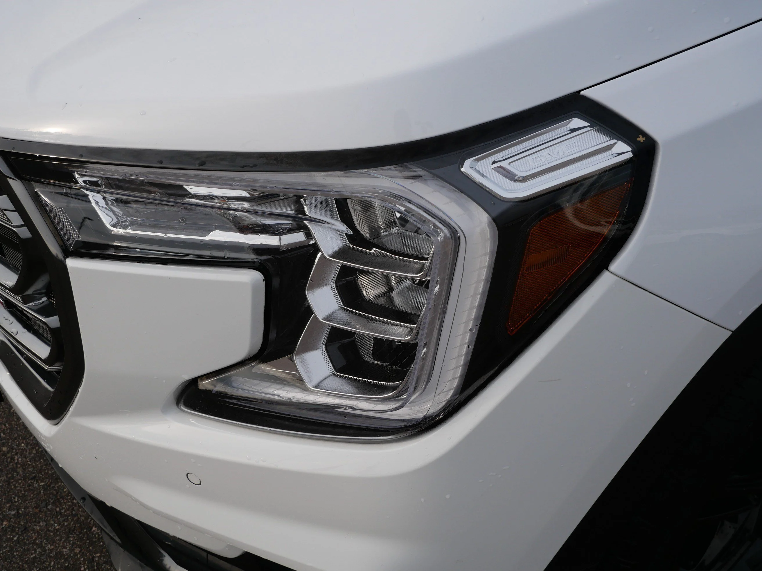 Used 2023 Summit White GMC AT4 image 15