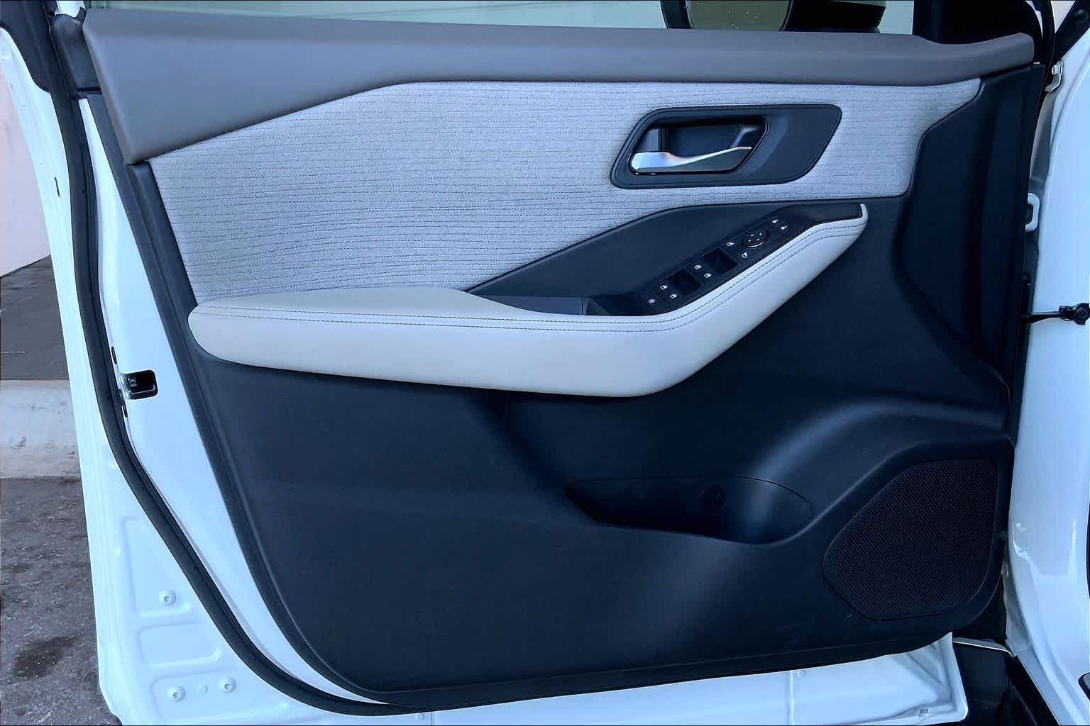 2022 Nissan Rogue SV - Photo 22