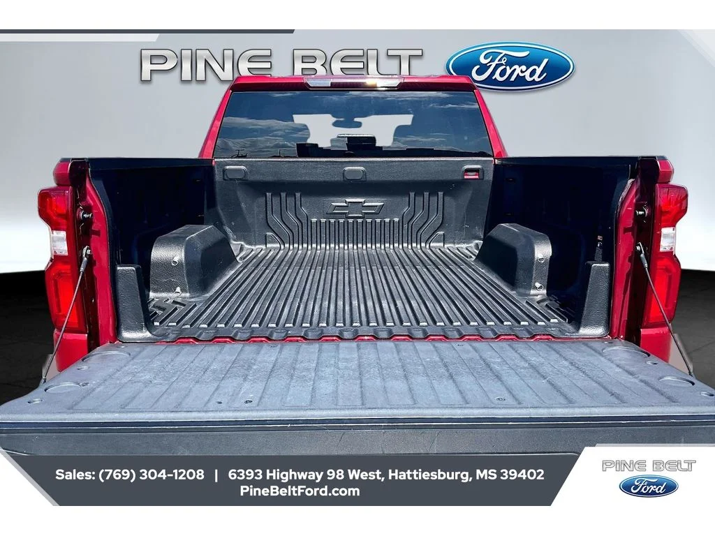 Used 2020 Cajun Red Tintcoat Chevrolet Custom image 12