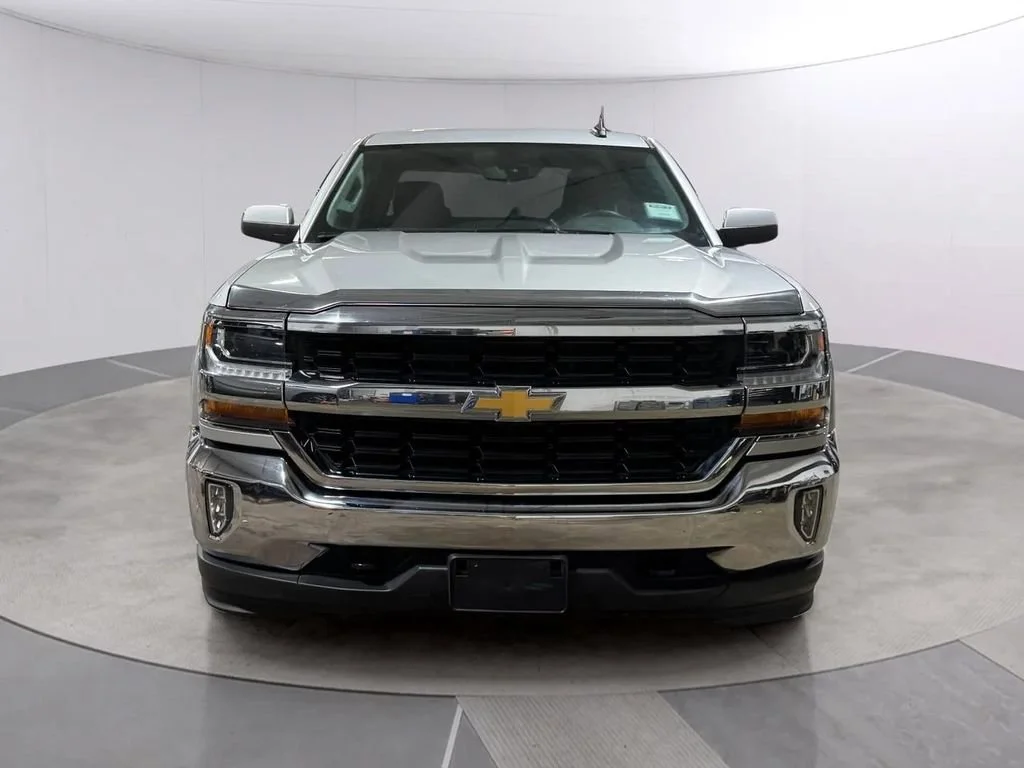 Certified Used 2018 SILVER ICE METALLIC Chevrolet LT image 8