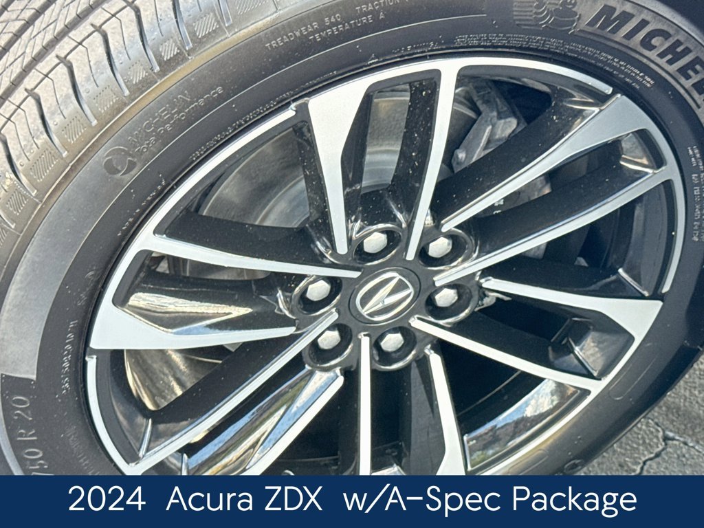 Used 2024  Acura Base image 12