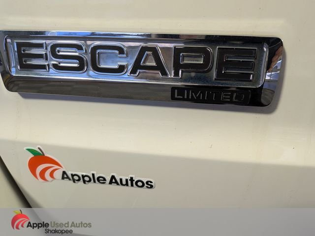 Used 2011 White Ford Limited image 9