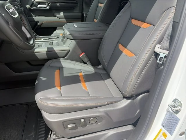 New 2026 White GMC AT4 image 12