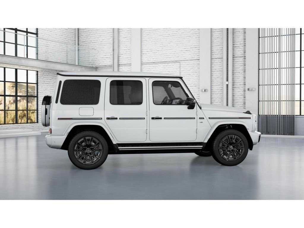 Used 2025 MANUFAKTUR Moonlight White Magno Mercedes-Benz G 580 image 17