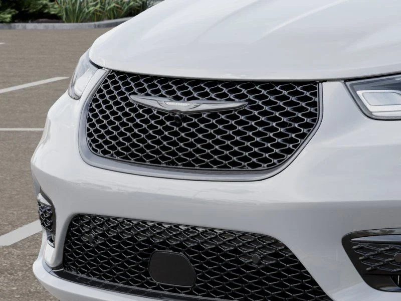 New 2026 Bright White Clear-Coat Exterior Paint Chrysler Select image 12