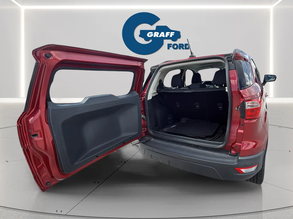Used 2018 Red Ford SE image 16