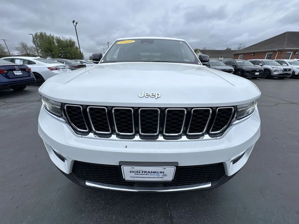 Used 2023 White/off-white Jeep Limited image 26