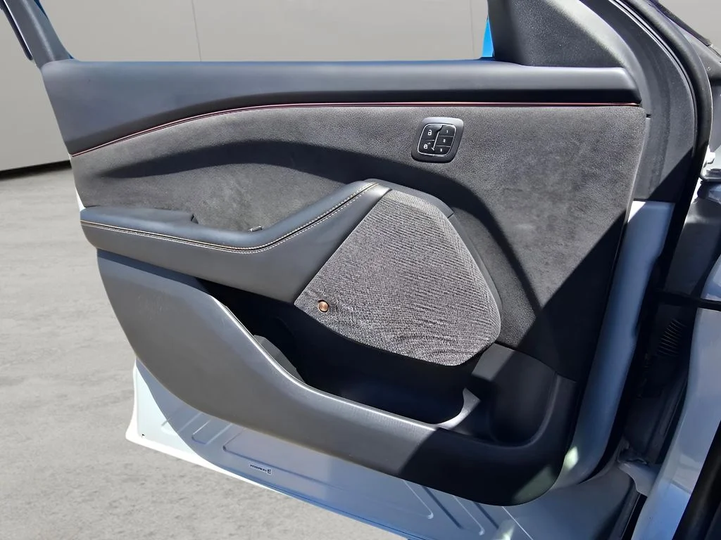 Used 2023 Space White Metallic Ford GT image 19