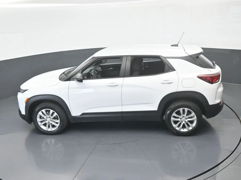 Used 2023 Summit White Chevrolet LS image 42