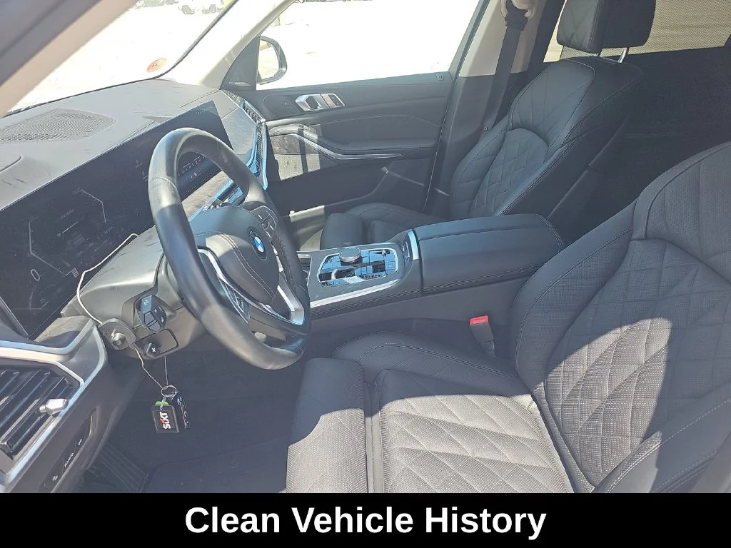Used 2025 White BMW xDrive40i image 4