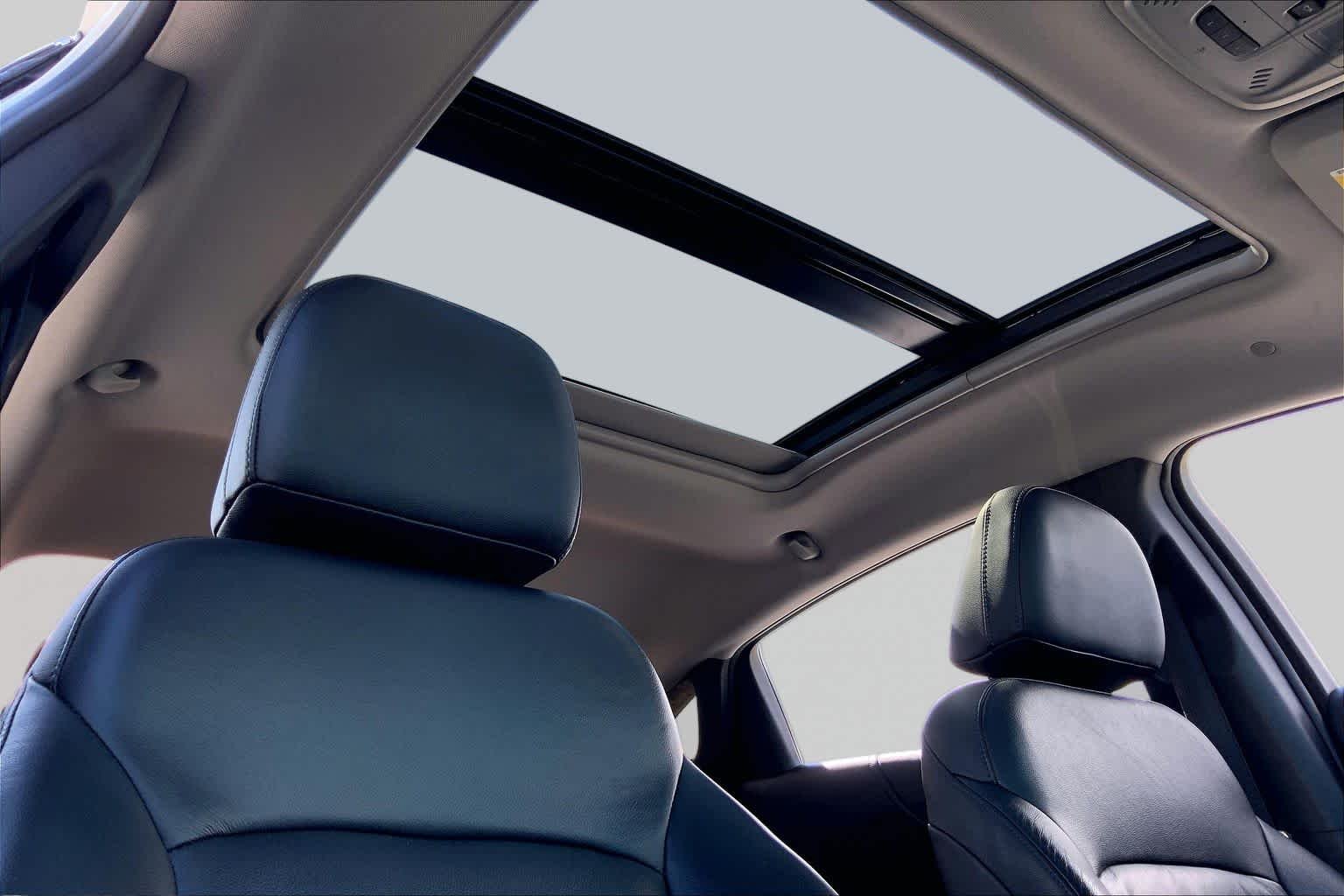 Used 2017 Summit White Chevrolet LT image 14